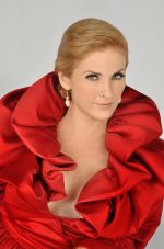 Фото №1 Джули Рестифо