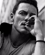 Фото №5 Люк Эванс