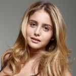 Фото №1 Софи Кертис