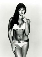 Фото №2 Кэролайн Манро